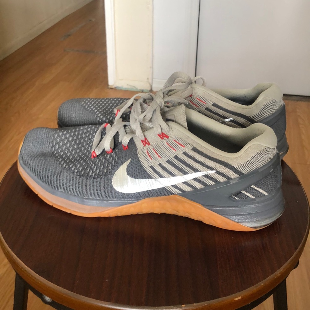 Met on Nike grip sneakers size 11 Mens
